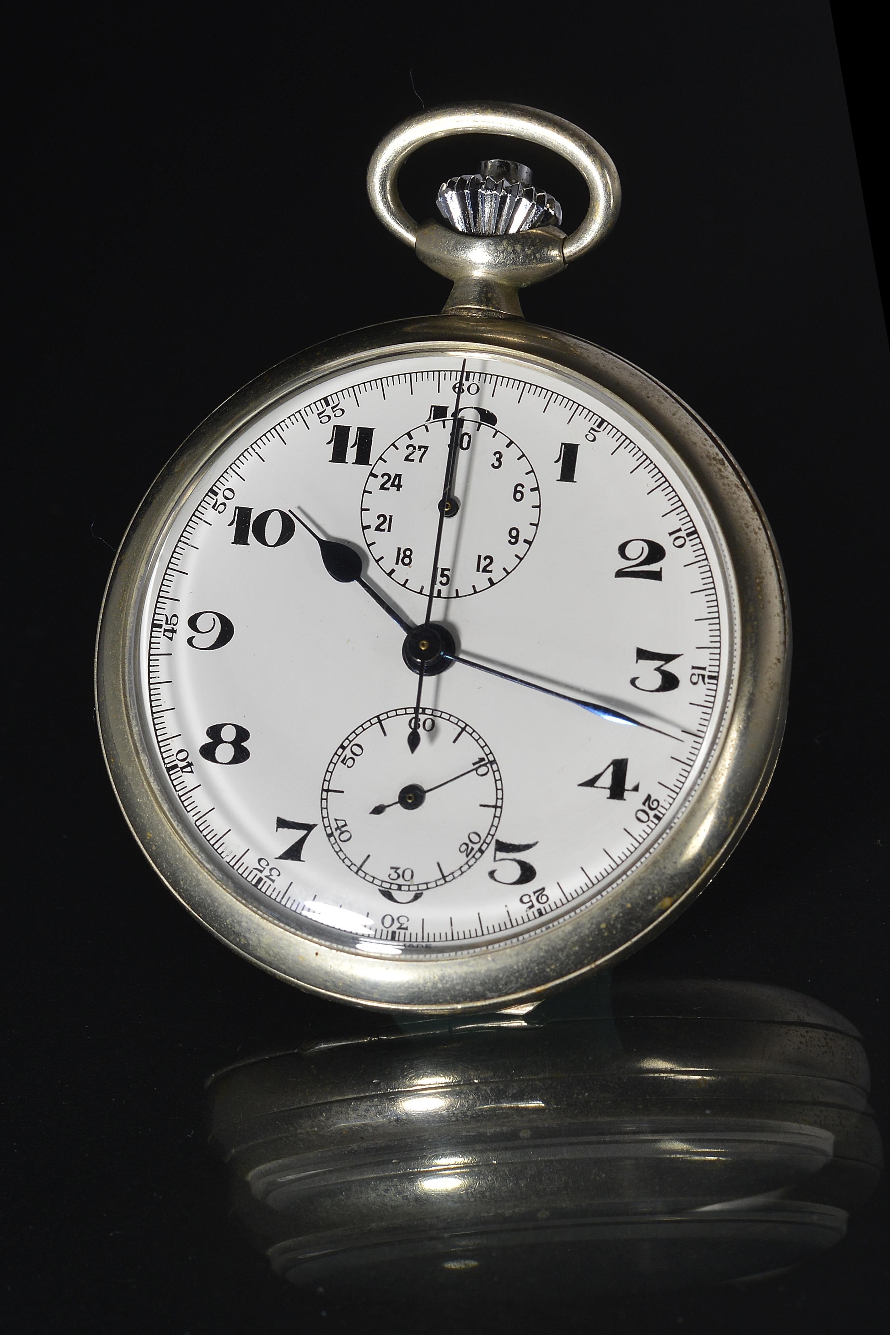 montre de poche chronographe mono-poussoir en argentan. Circa 1960.